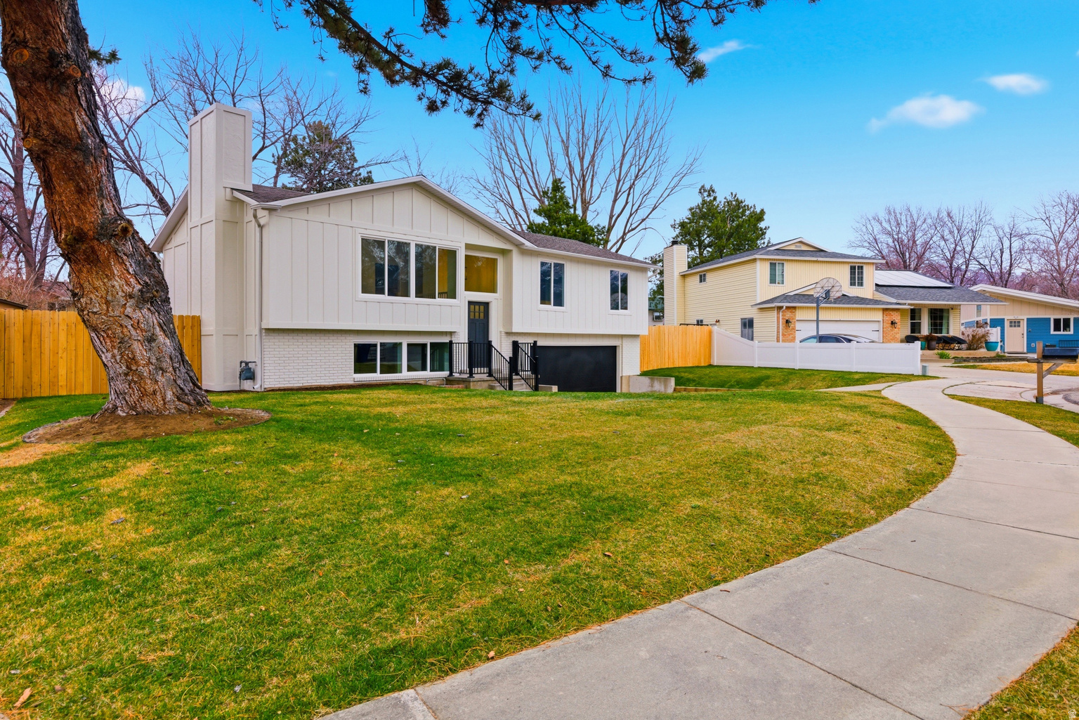 1469 E WINTERWOOD CIR S, Sandy, UT, 84092