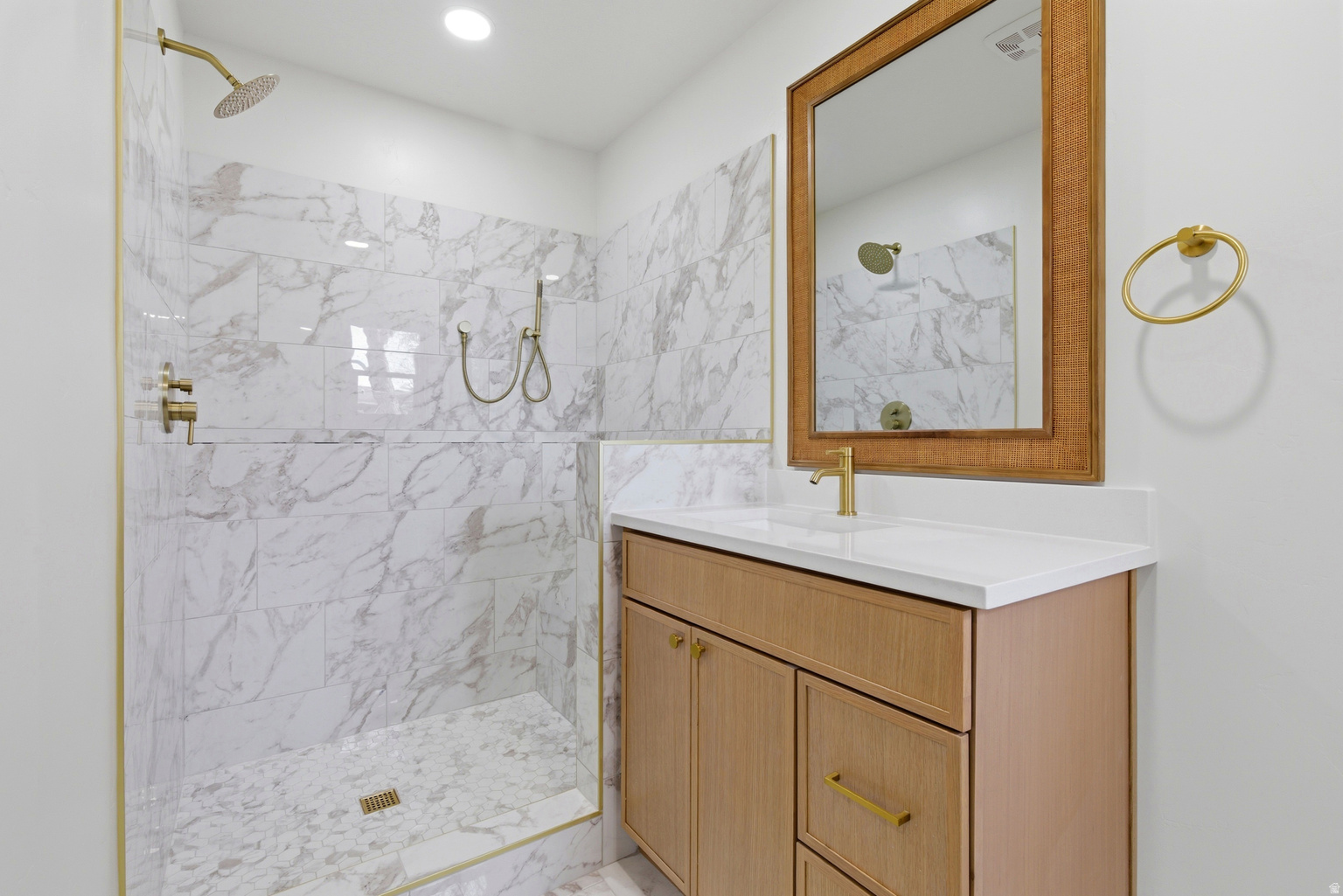 1469 E WINTERWOOD CIR S, Sandy, UT, 84092