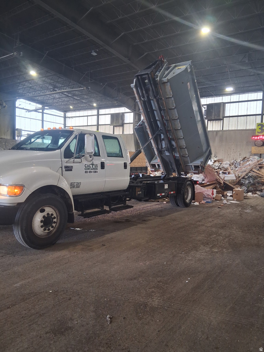 479 W UNIVERSAL CIRCLE CIR, Sandy, UT, 84070