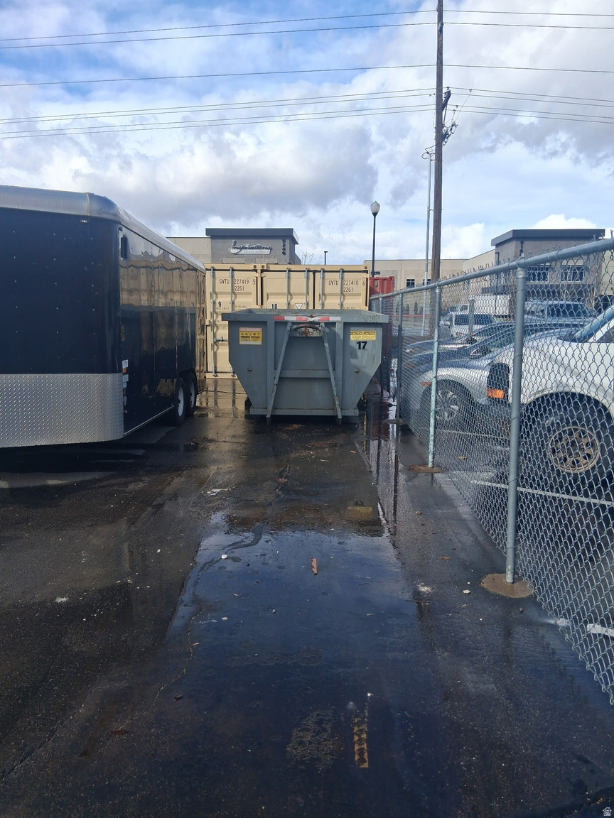 479 W UNIVERSAL CIRCLE CIR, Sandy, UT, 84070