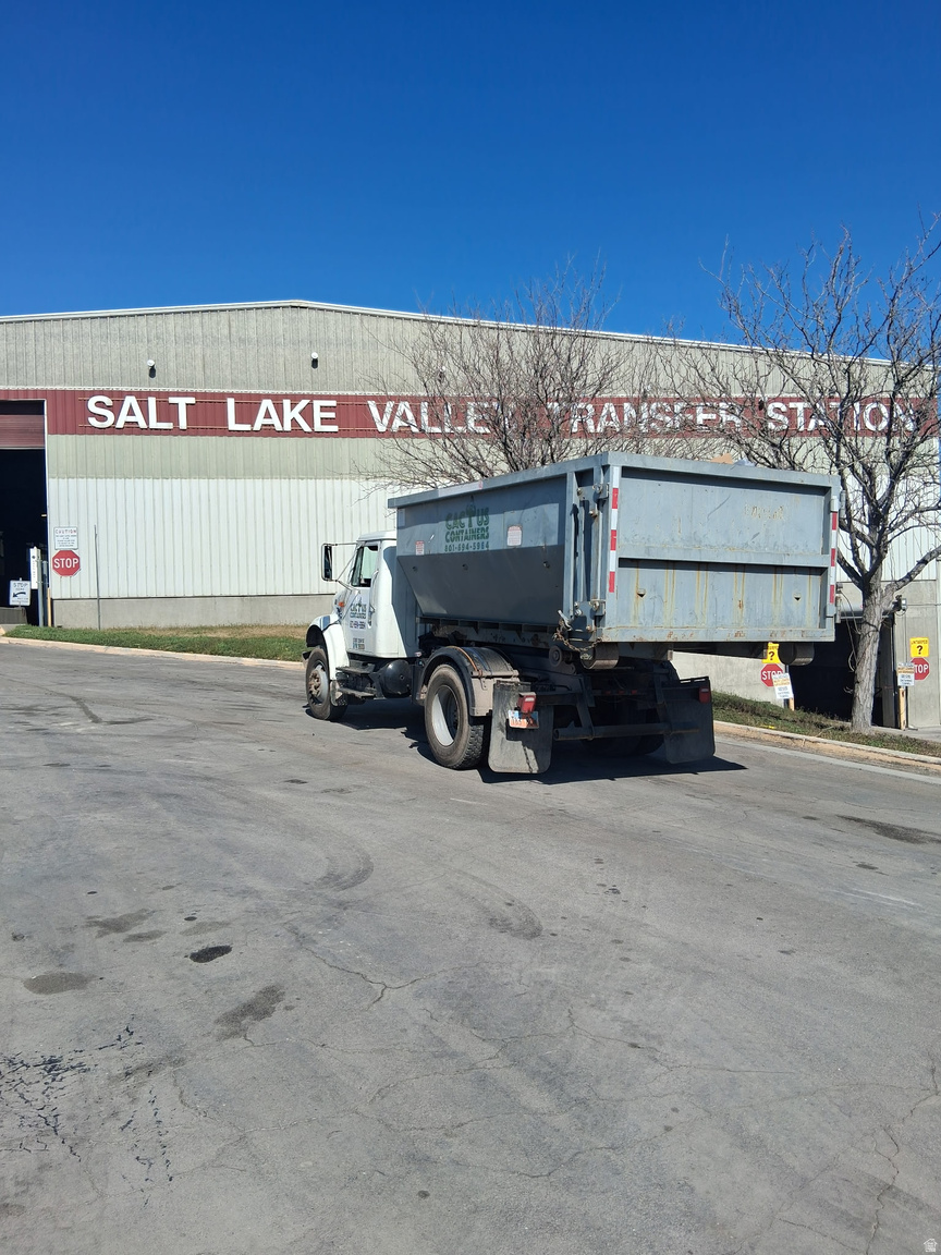 479 W UNIVERSAL CIRCLE CIR, Sandy, UT, 84070