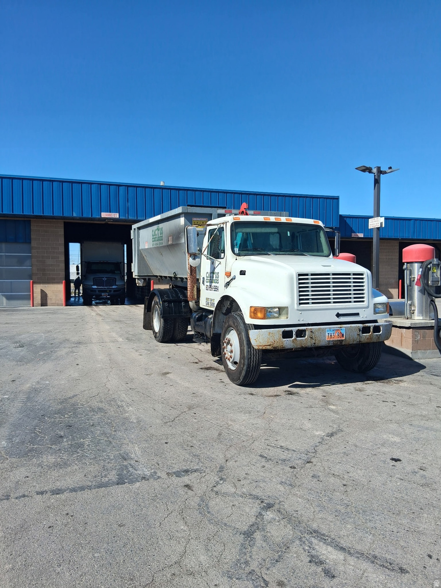 479 W UNIVERSAL CIRCLE CIR, Sandy, UT, 84070