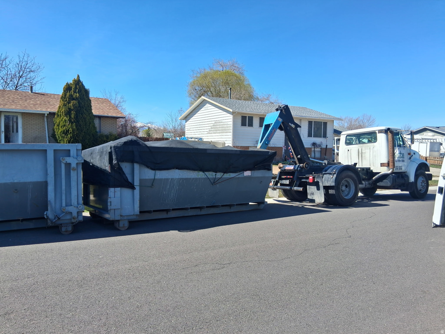 479 W UNIVERSAL CIRCLE CIR, Sandy, UT, 84070