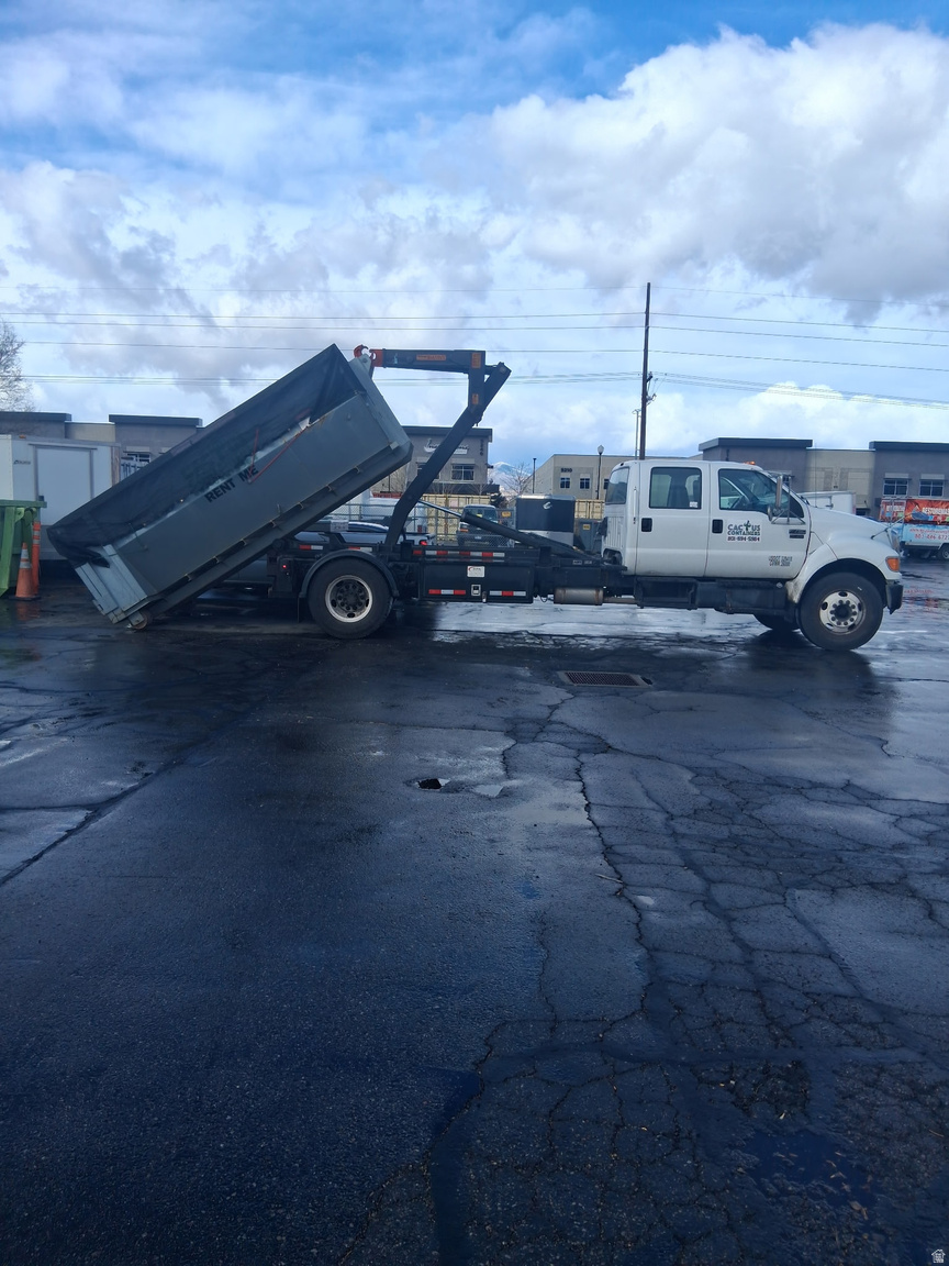 479 W UNIVERSAL CIRCLE CIR, Sandy, UT, 84070