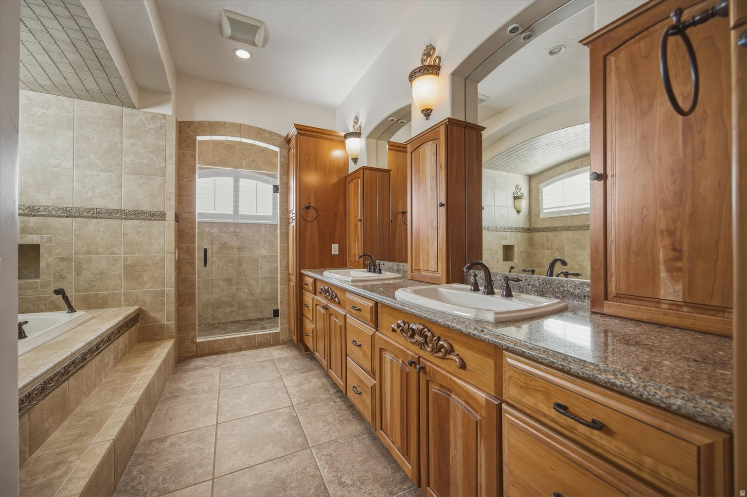 3205 E DANISH WAY, Cottonwood  Heights, UT, 84121