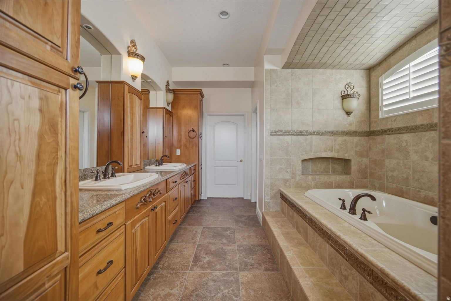 3205 E DANISH WAY, Cottonwood  Heights, UT, 84121