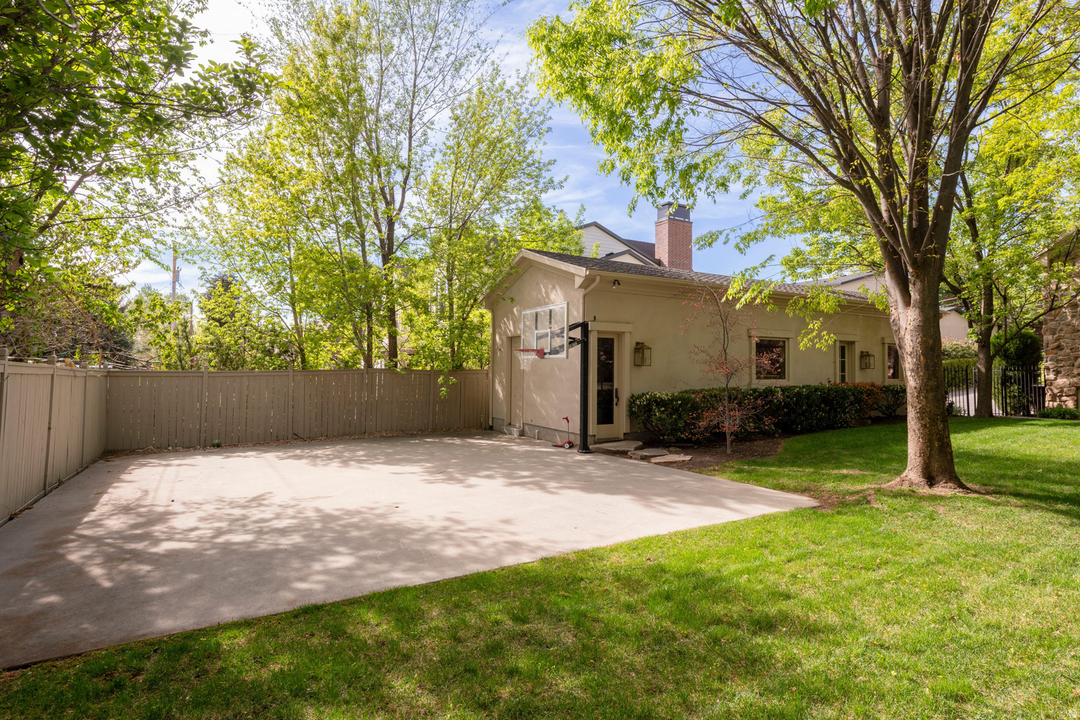 2620 E CASTO LN, Holladay, UT, 84117