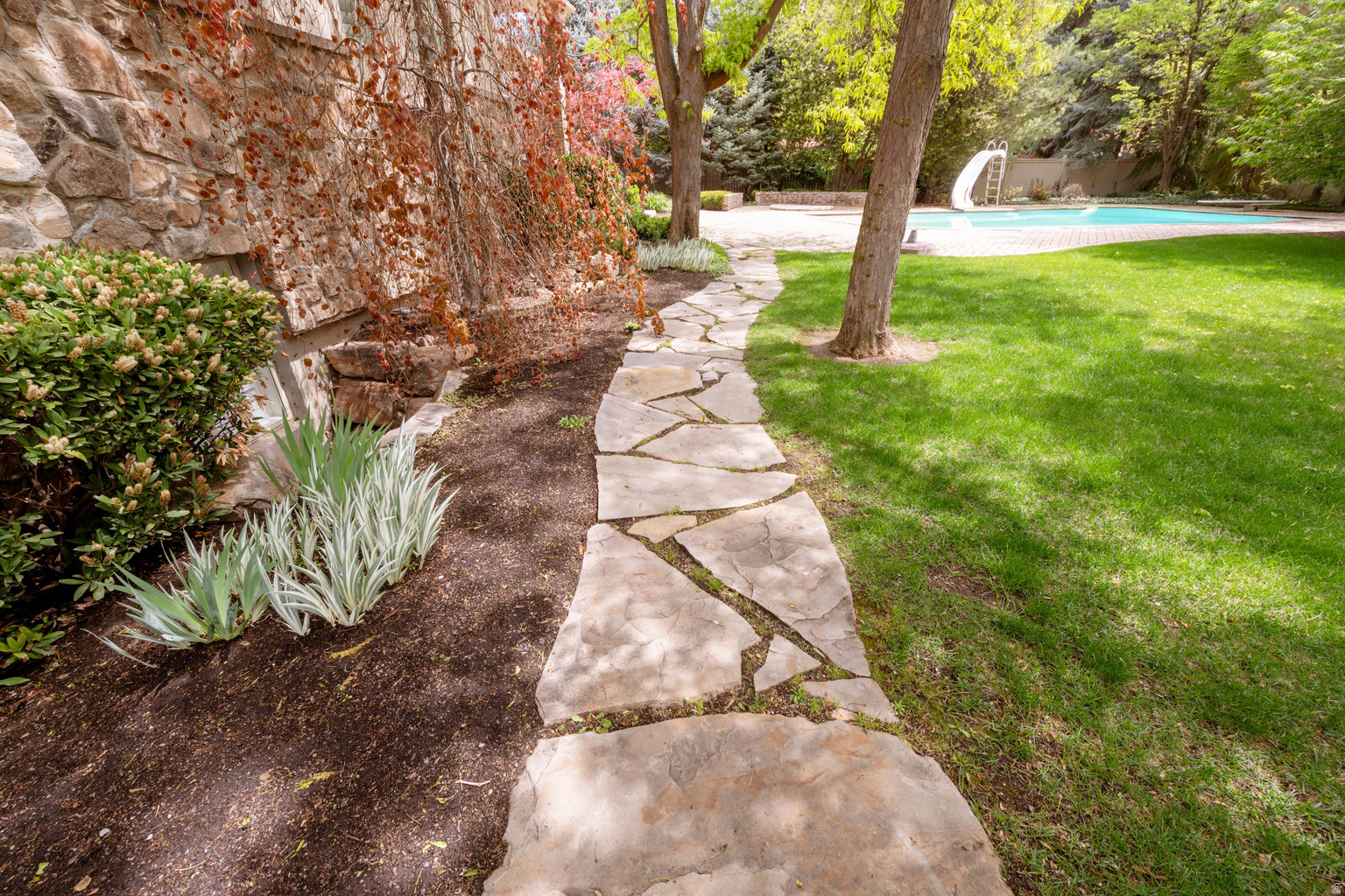 2620 E CASTO LN, Holladay, UT, 84117