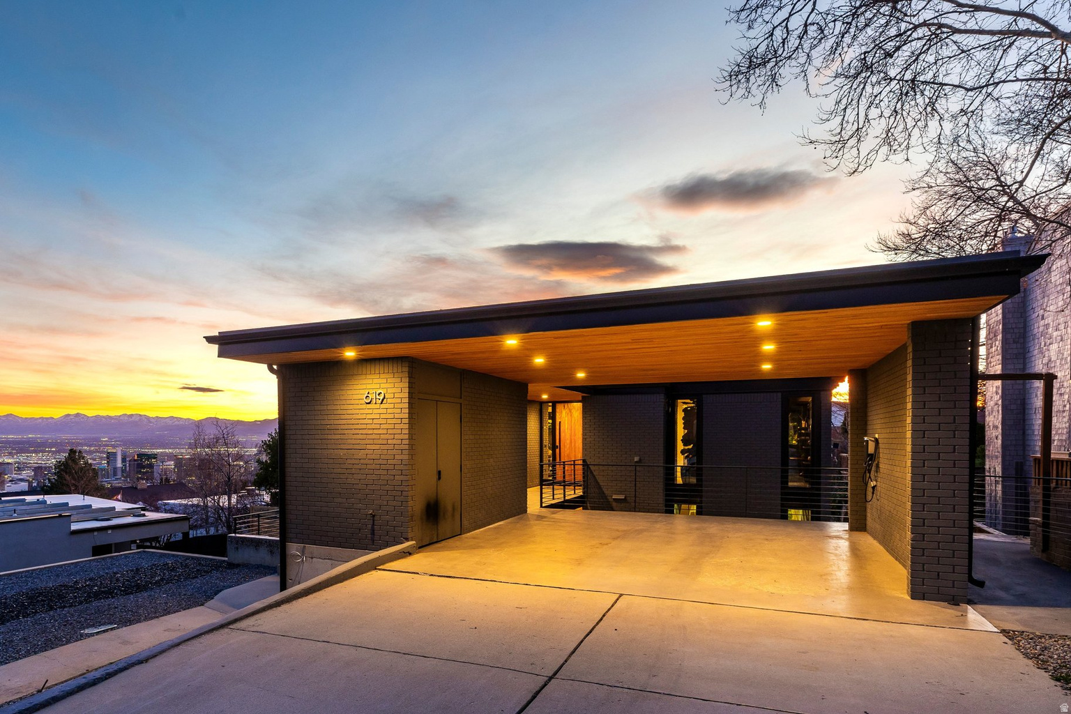 619 N J ST, Salt  Lake  City, UT, 84103