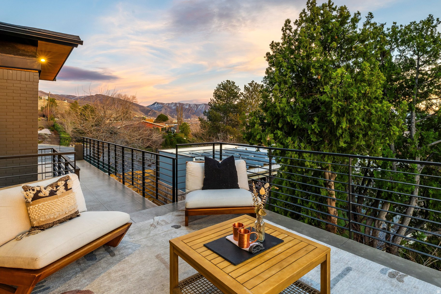 619 N J ST, Salt  Lake  City, UT, 84103