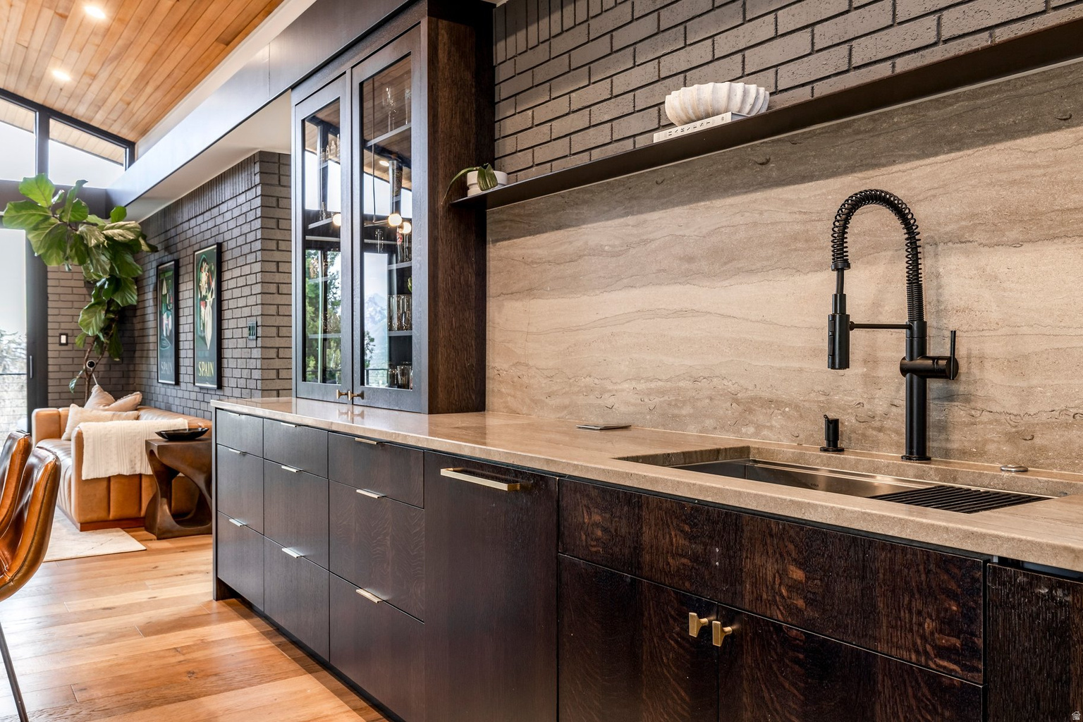 619 N J ST, Salt  Lake  City, UT, 84103