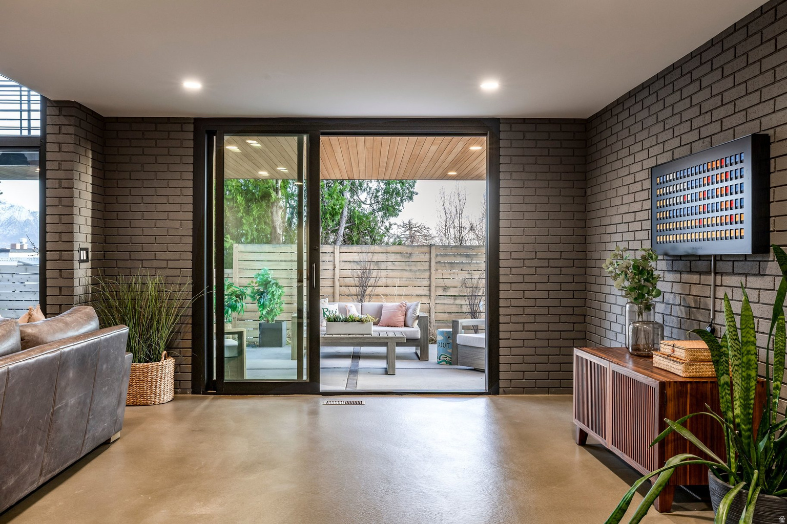 619 N J ST, Salt  Lake  City, UT, 84103