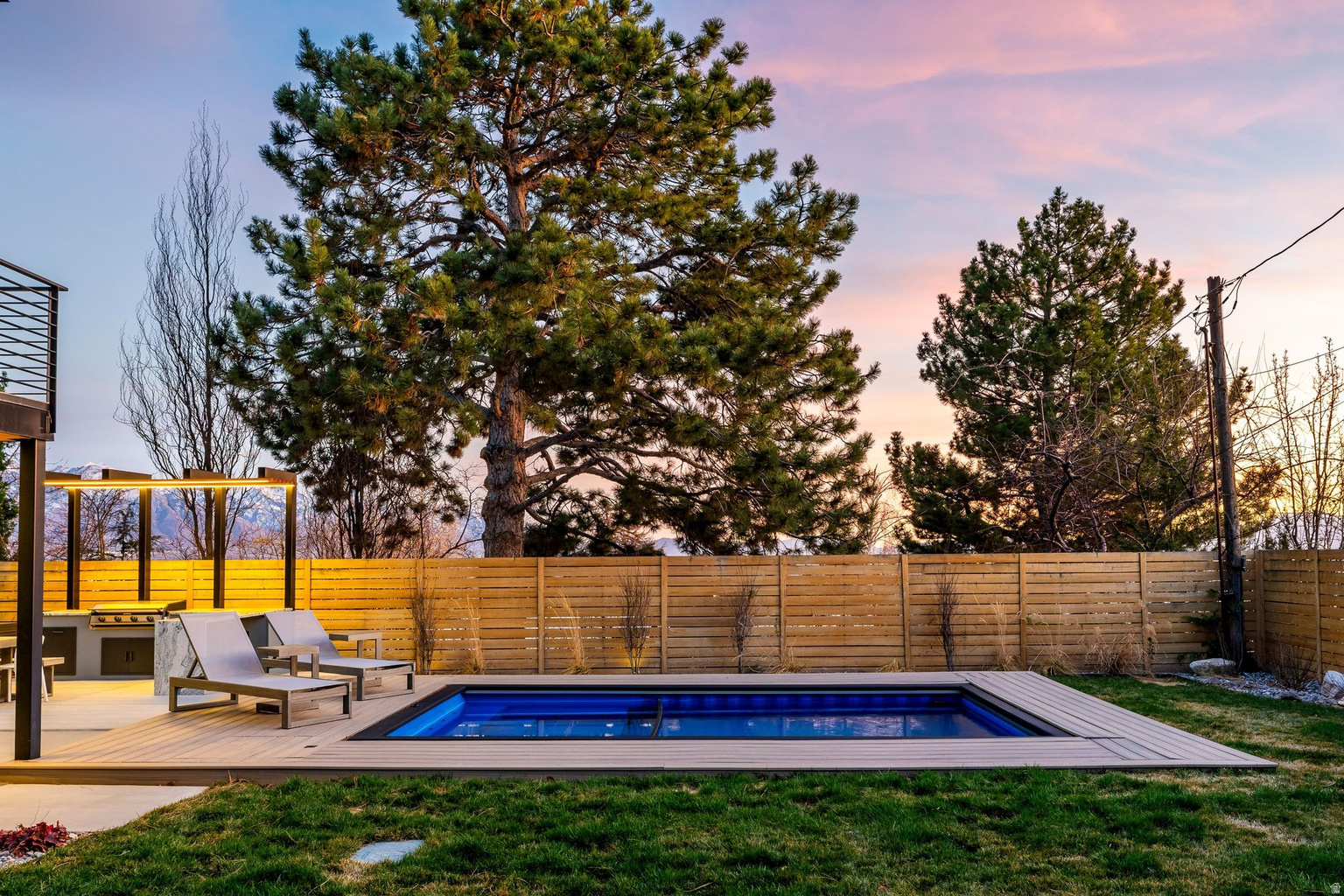 619 N J ST, Salt  Lake  City, UT, 84103