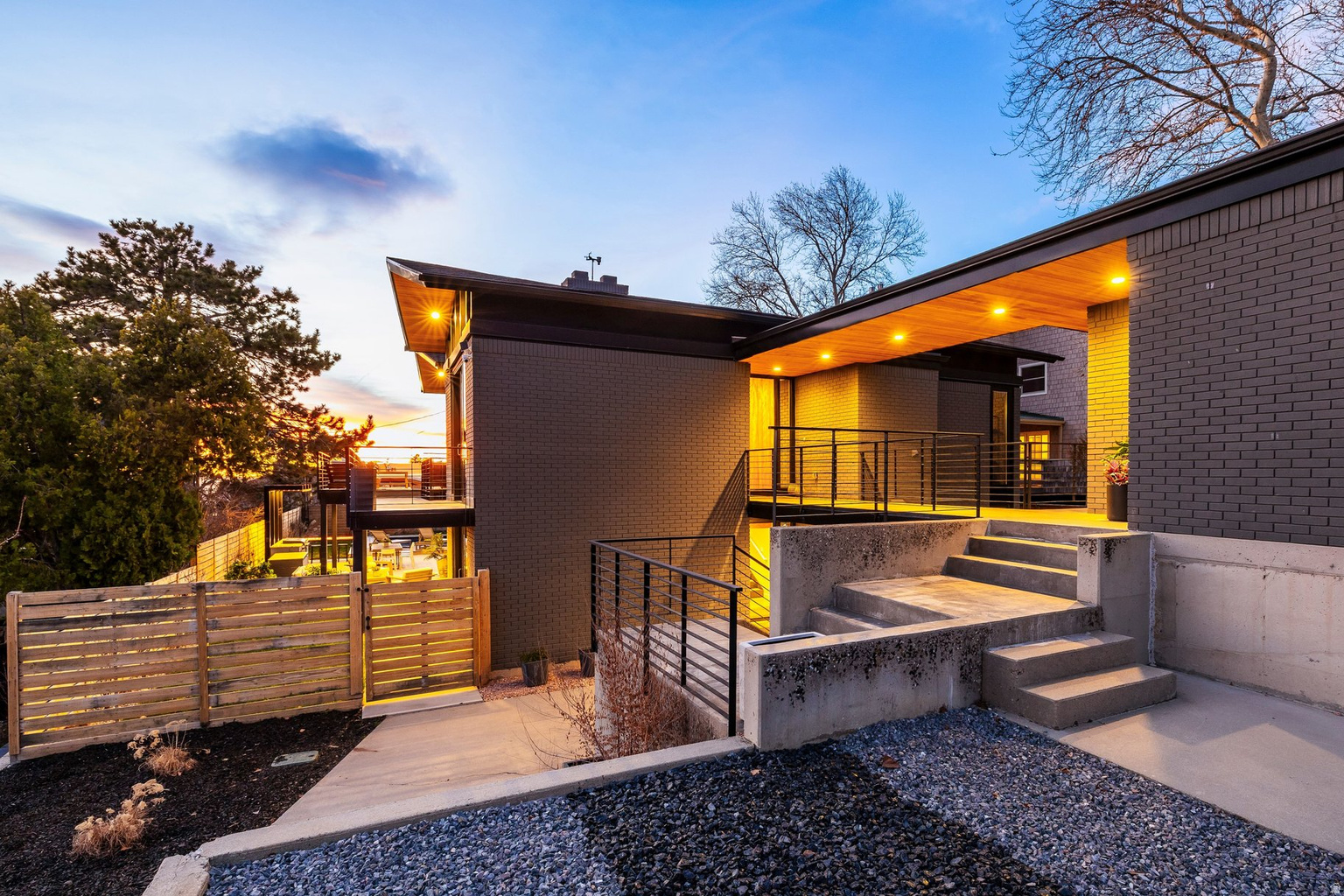 619 N J ST, Salt  Lake  City, UT, 84103