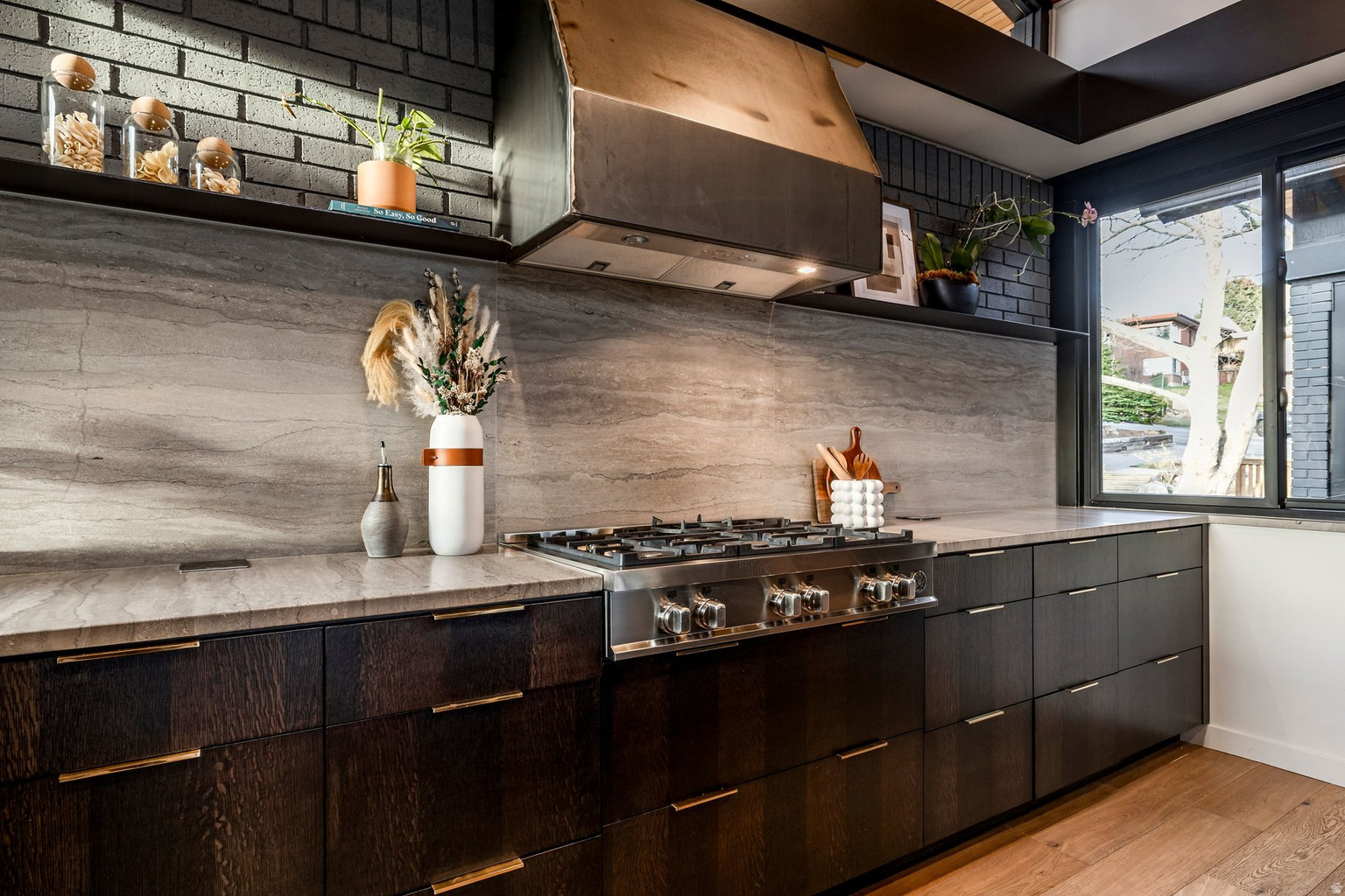 619 N J ST, Salt  Lake  City, UT, 84103