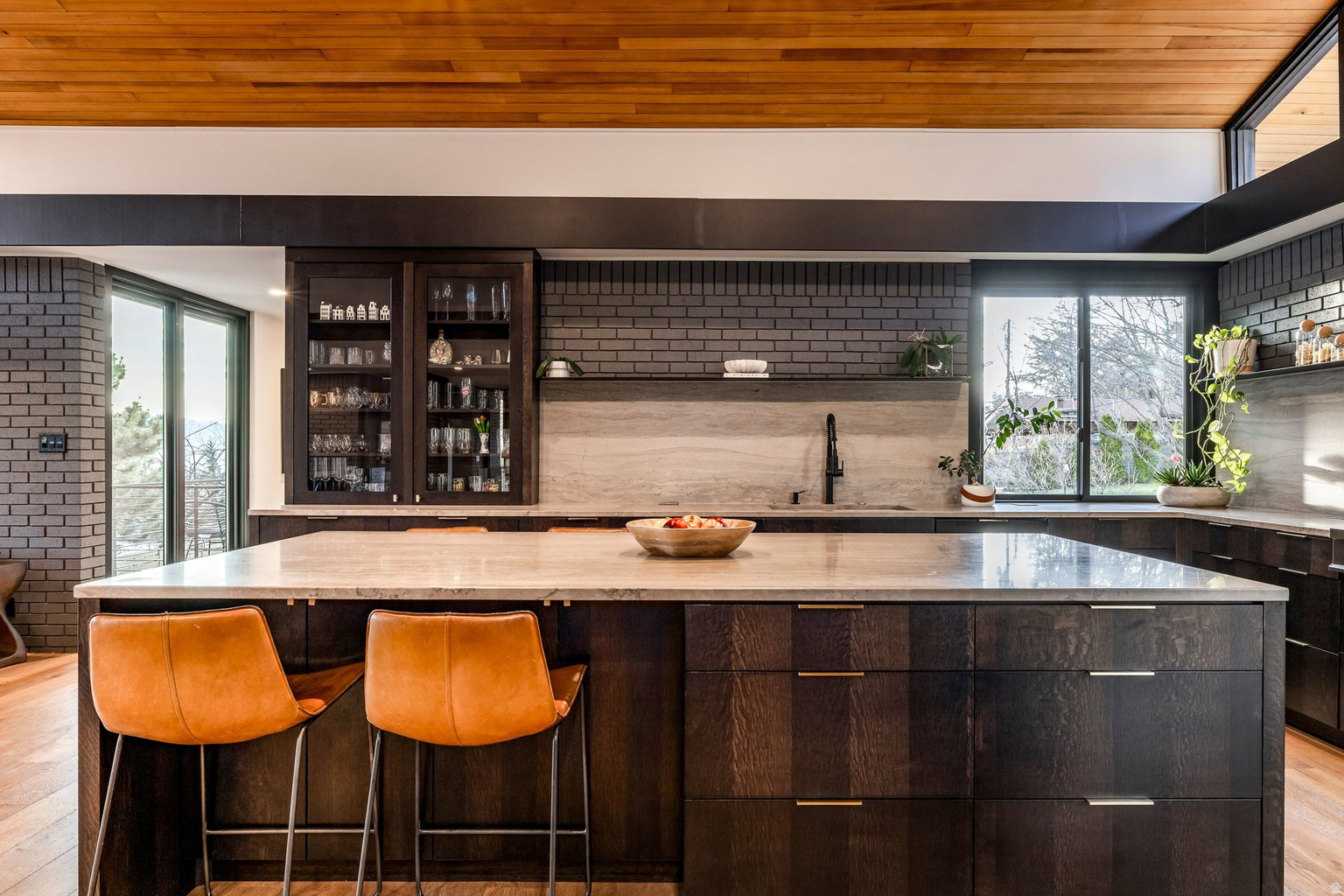 619 N J ST, Salt  Lake  City, UT, 84103