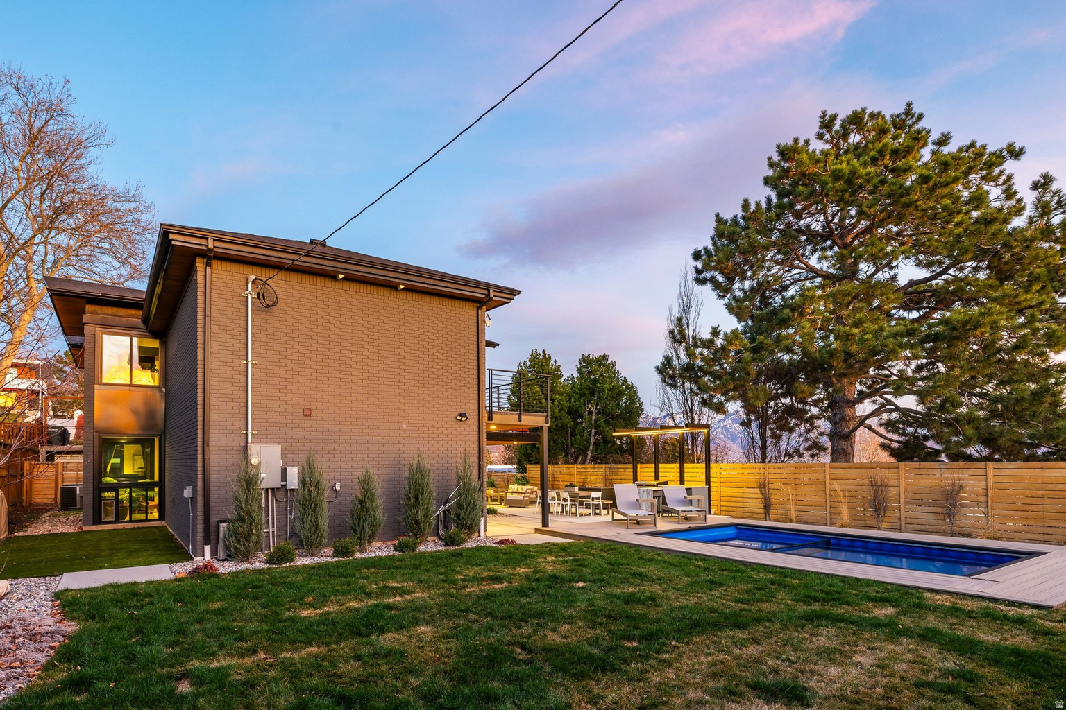 619 N J ST, Salt  Lake  City, UT, 84103