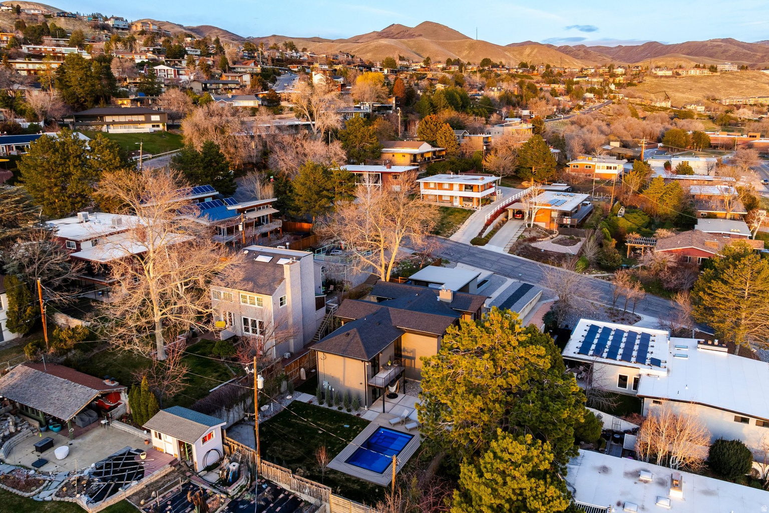 619 N J ST, Salt  Lake  City, UT, 84103