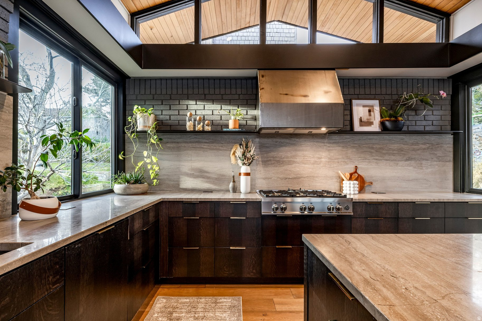 619 N J ST, Salt  Lake  City, UT, 84103