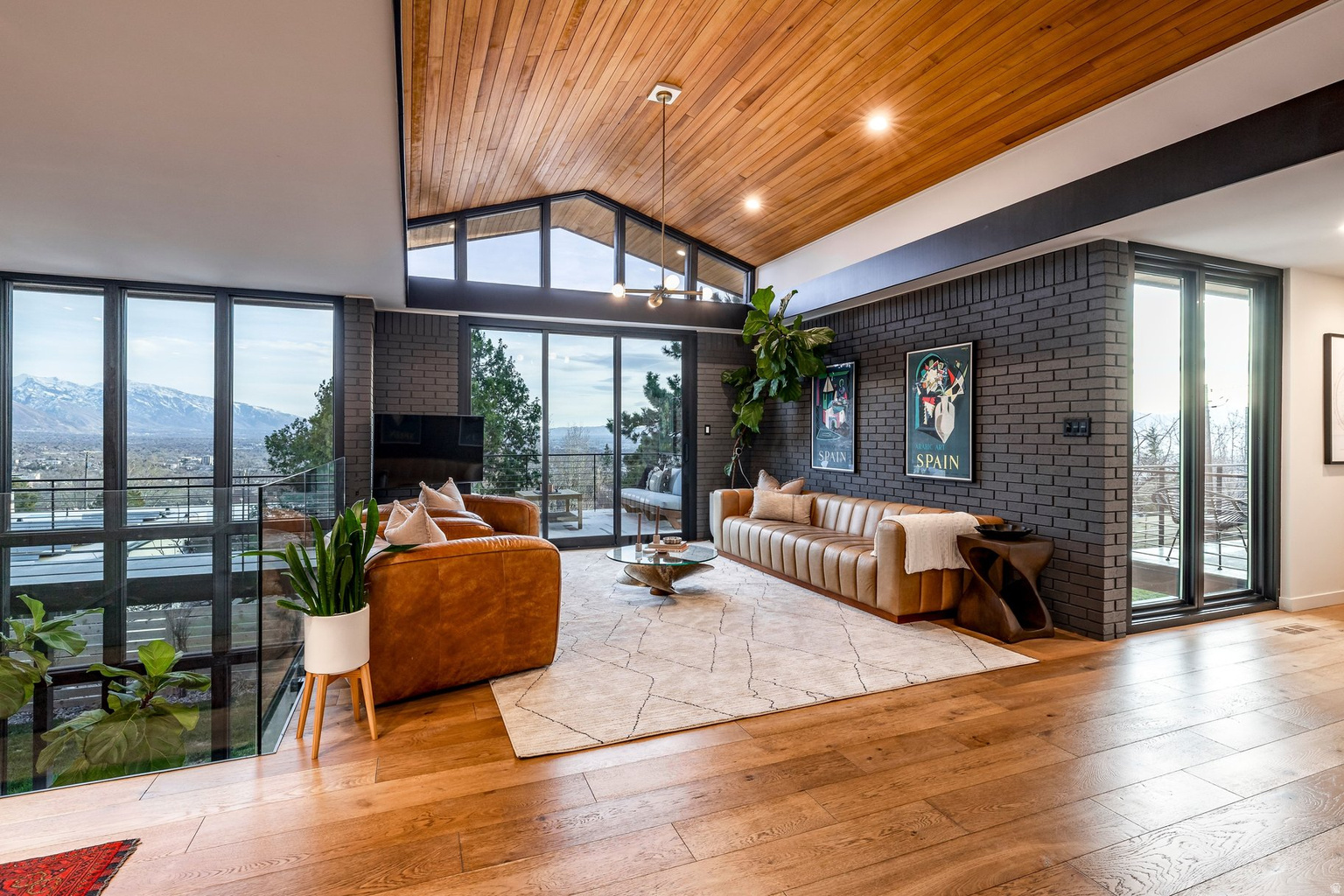 619 N J ST, Salt  Lake  City, UT, 84103