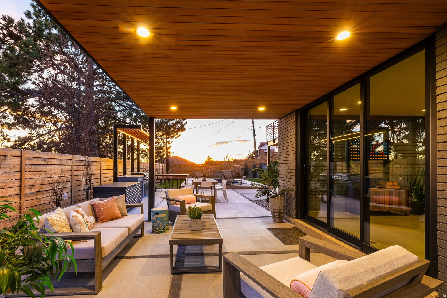 619 N J ST, Salt  Lake  City, UT, 84103