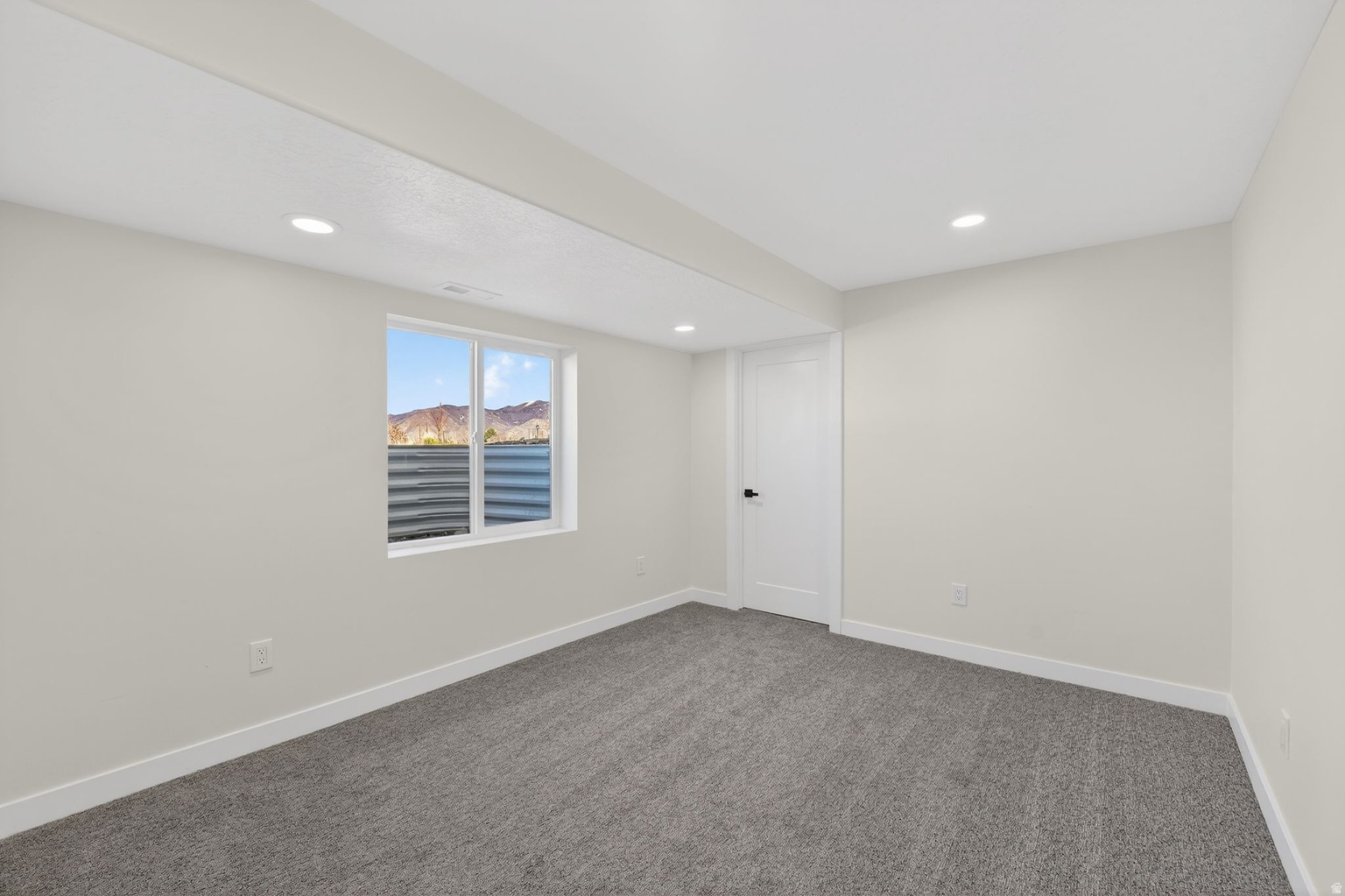 594 E SKYLINE, Tooele, UT, 84074