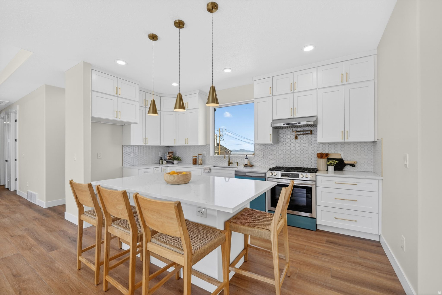 594 E SKYLINE, Tooele, UT, 84074