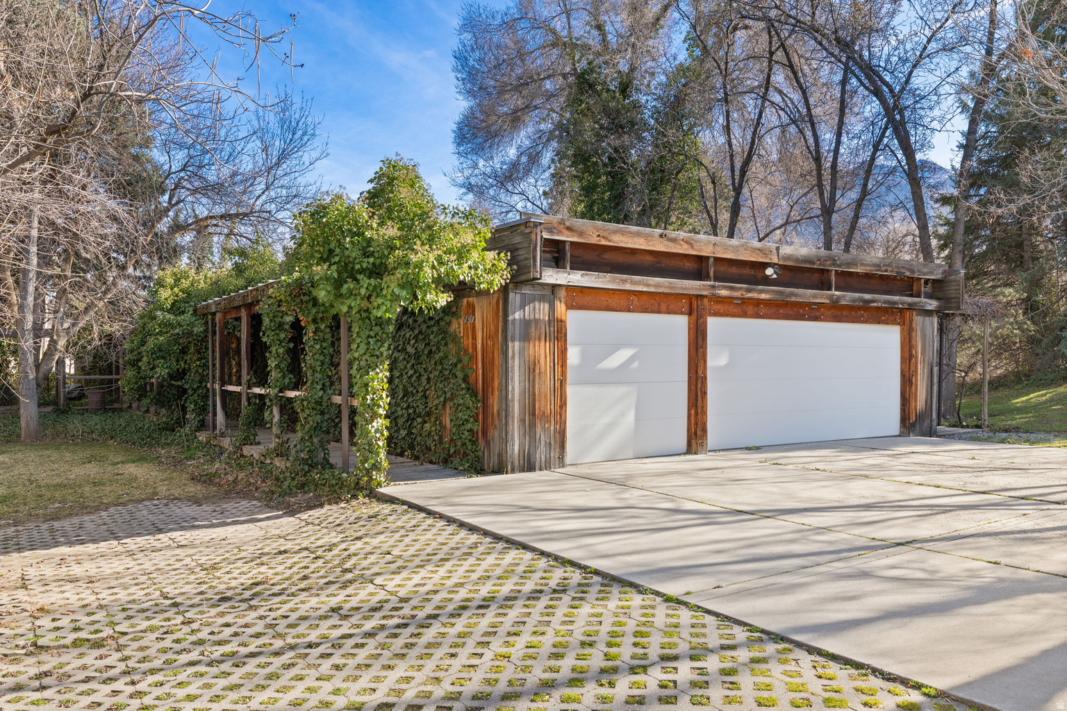 5873 S JORDAN CANAL RD, Taylorsville, UT, 84129