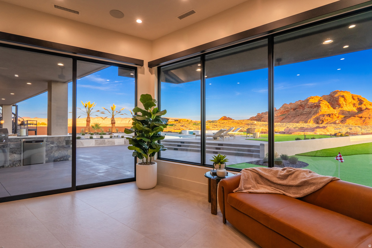 5657 W SCATTERED STARS WAY, Hurricane, UT, 84737