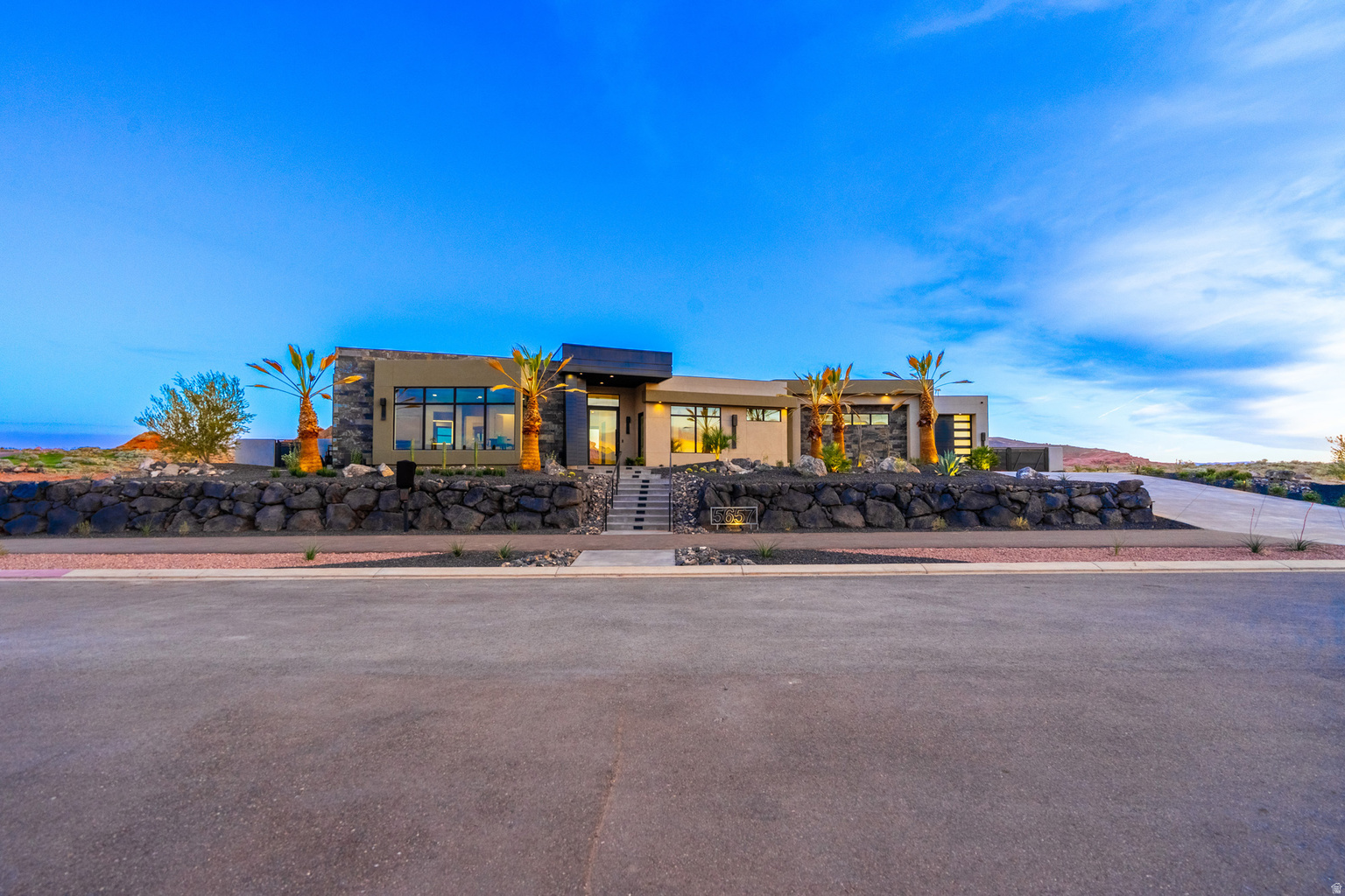 5657 W SCATTERED STARS WAY, Hurricane, UT, 84737