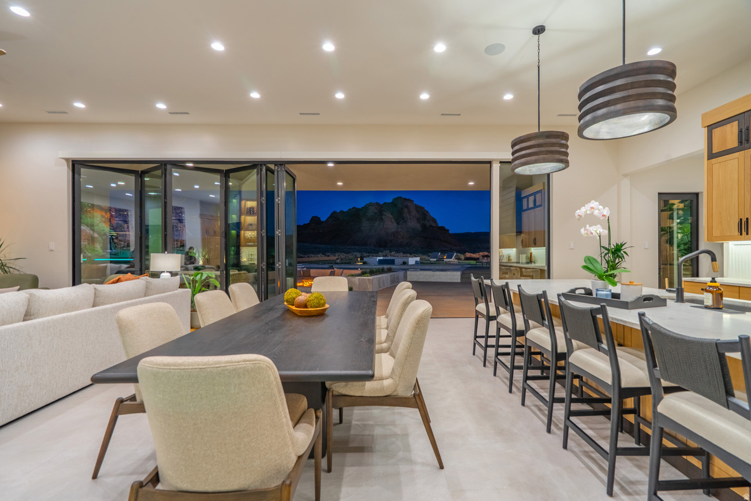 5657 W SCATTERED STARS WAY, Hurricane, UT, 84737