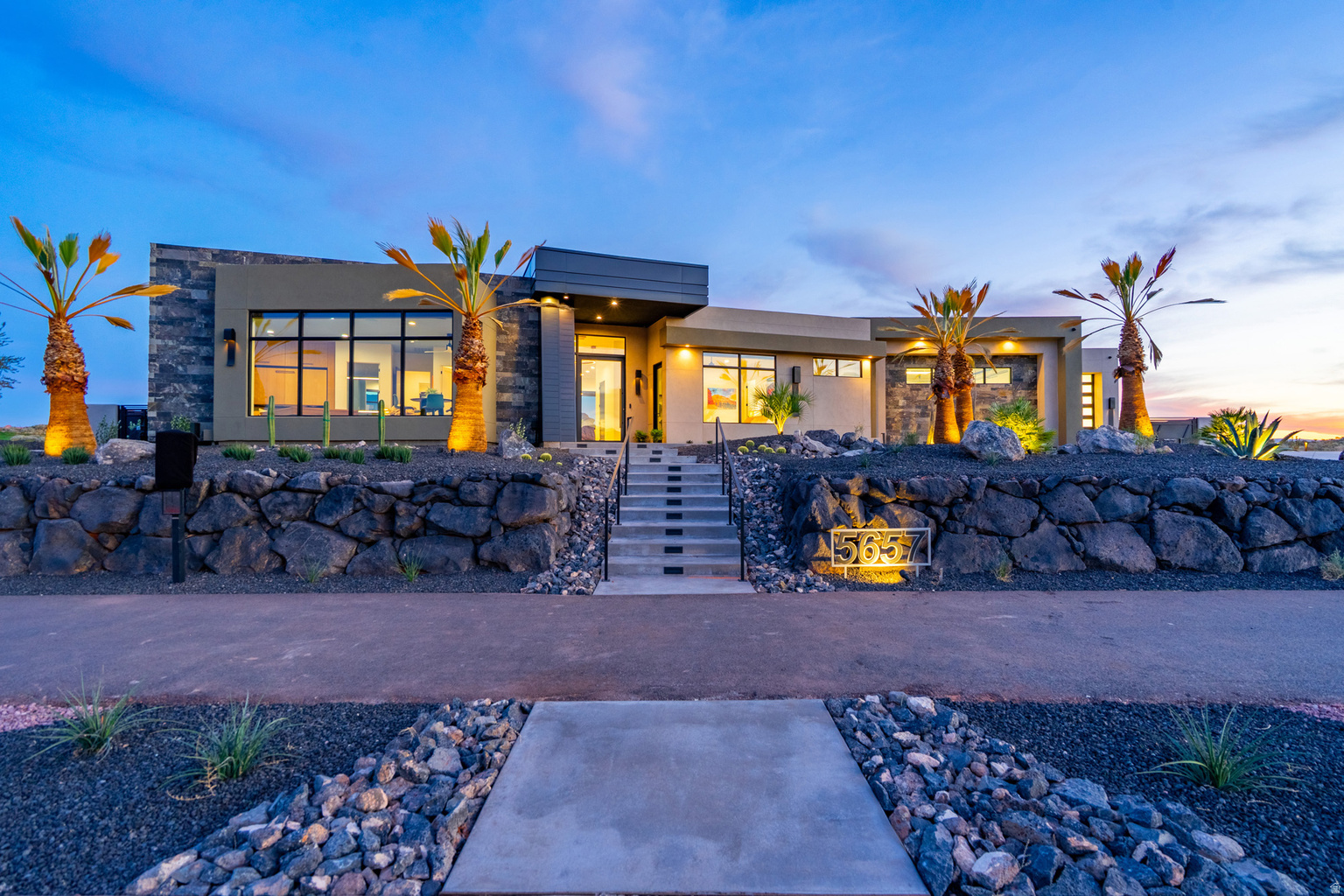 5657 W SCATTERED STARS WAY, Hurricane, UT, 84737