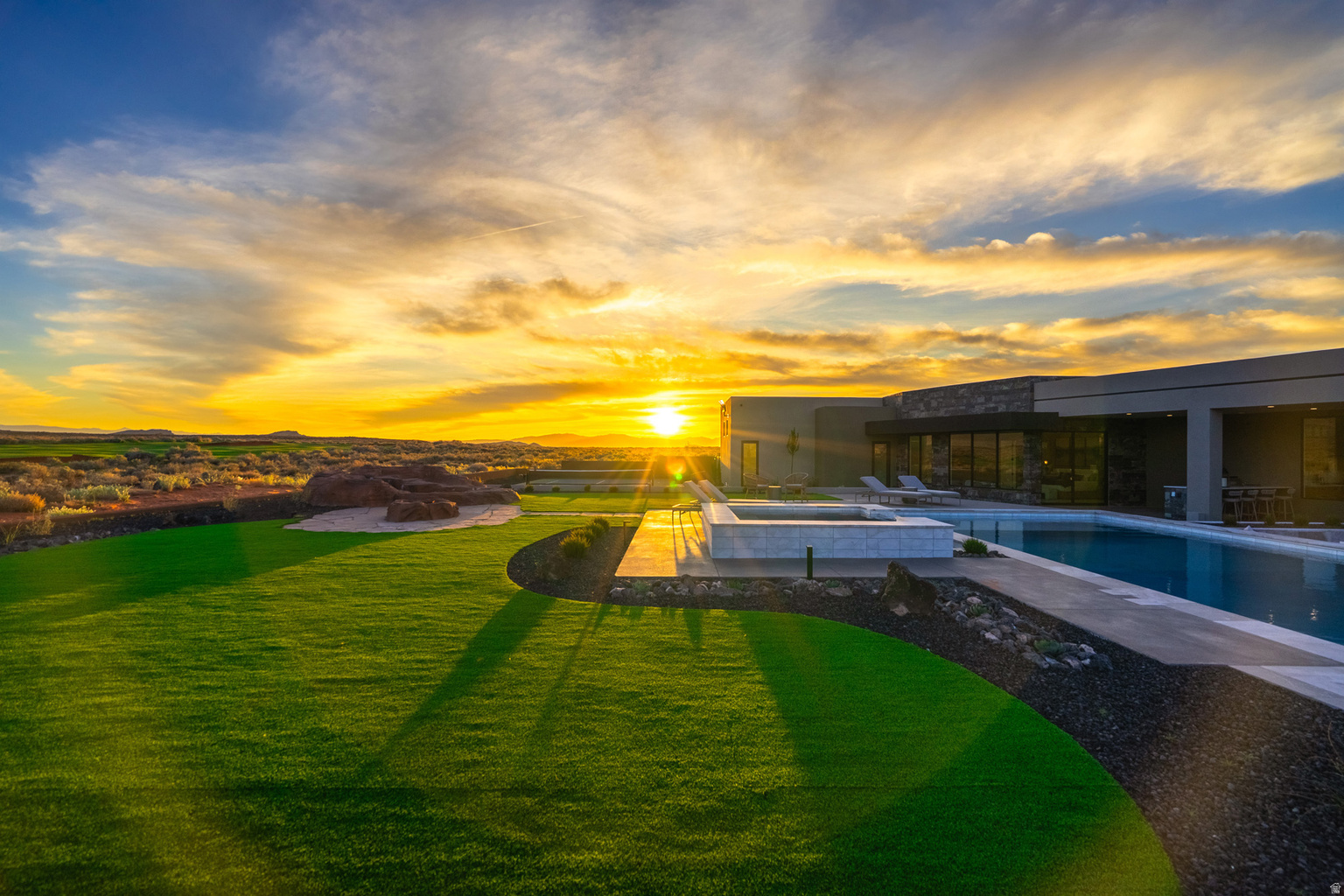 5657 W SCATTERED STARS WAY, Hurricane, UT, 84737