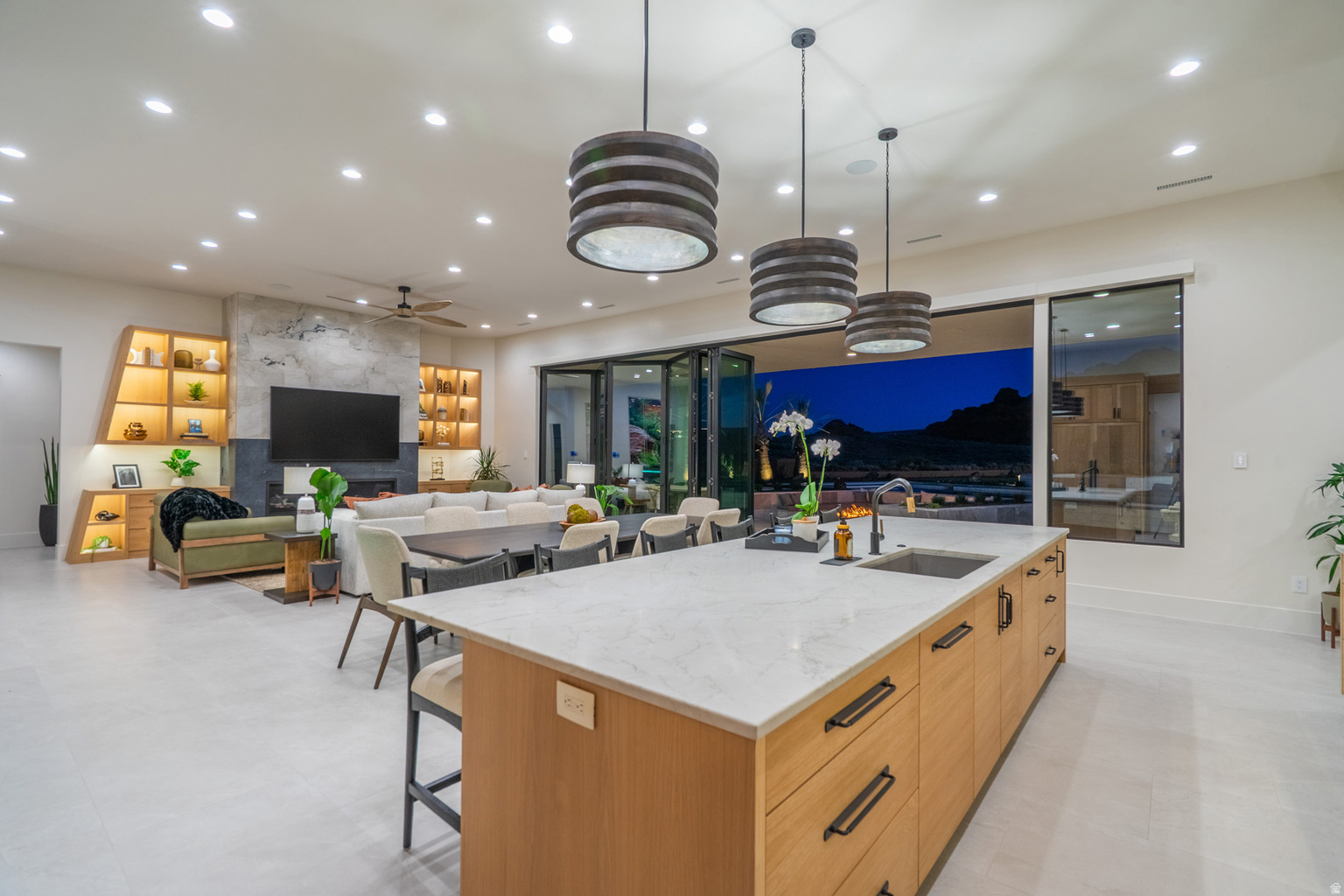 5657 W SCATTERED STARS WAY, Hurricane, UT, 84737