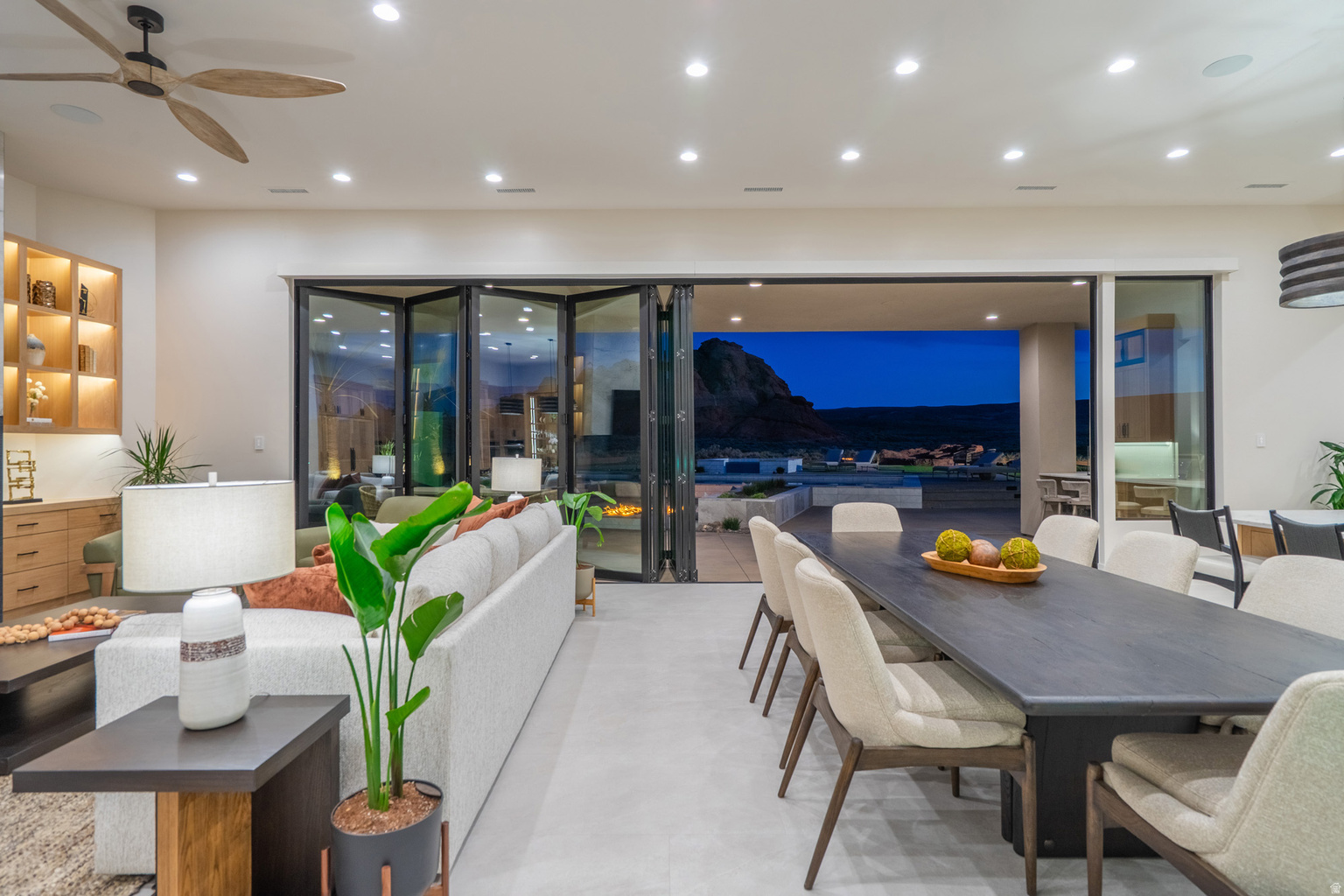 5657 W SCATTERED STARS WAY, Hurricane, UT, 84737