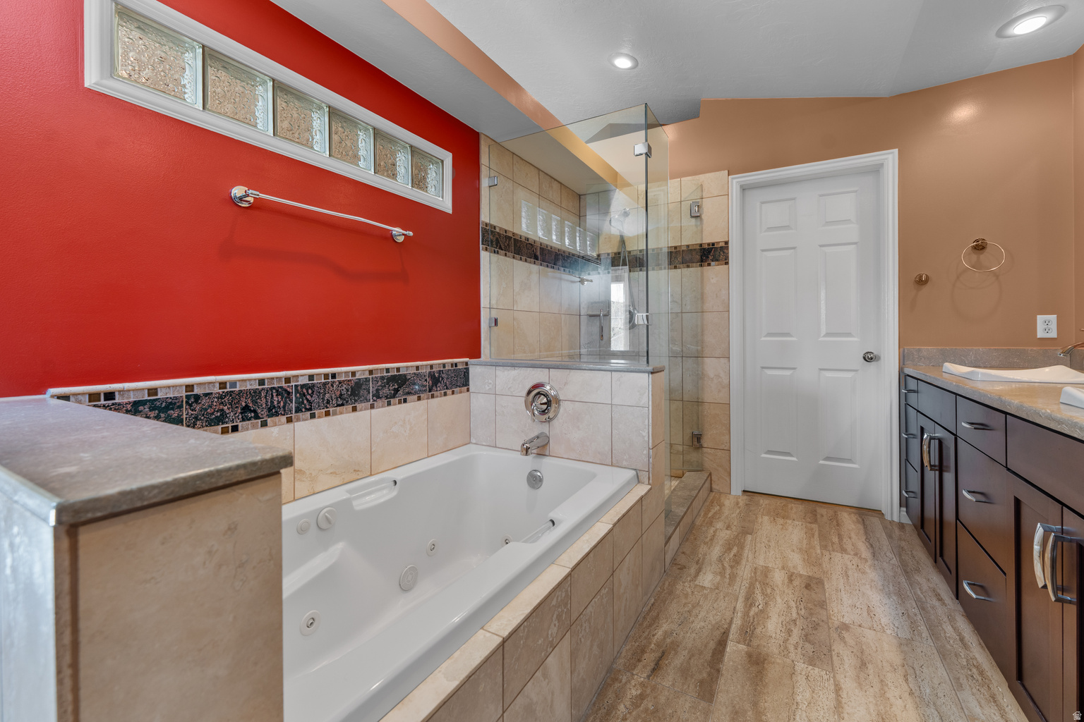 1447 E EDGECLIFF DR, Sandy, UT, 84092