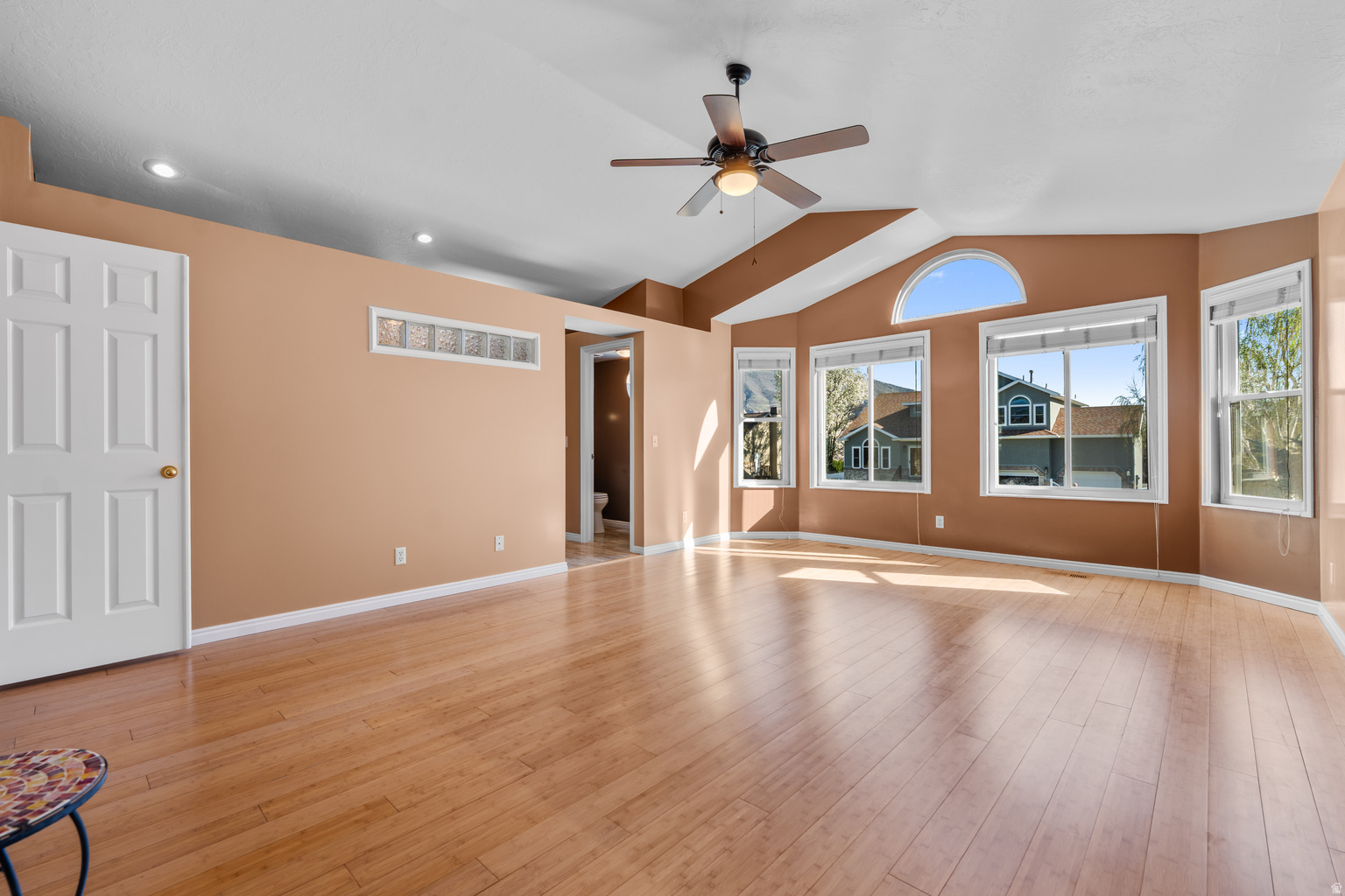 1447 E EDGECLIFF DR, Sandy, UT, 84092