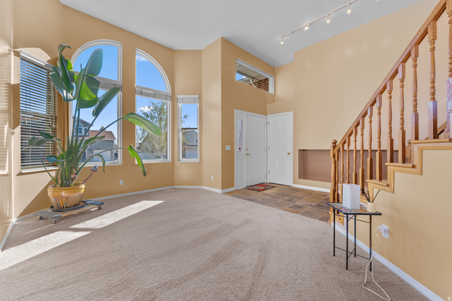 1447 E EDGECLIFF DR, Sandy, UT, 84092