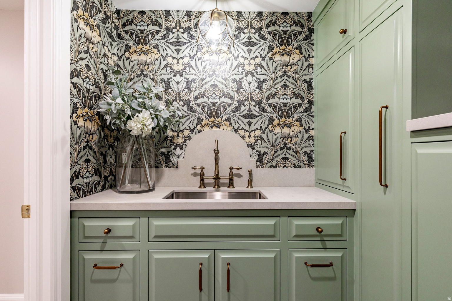 4605 S LEDGEMONT DR E, Salt  Lake  City, UT, 84124