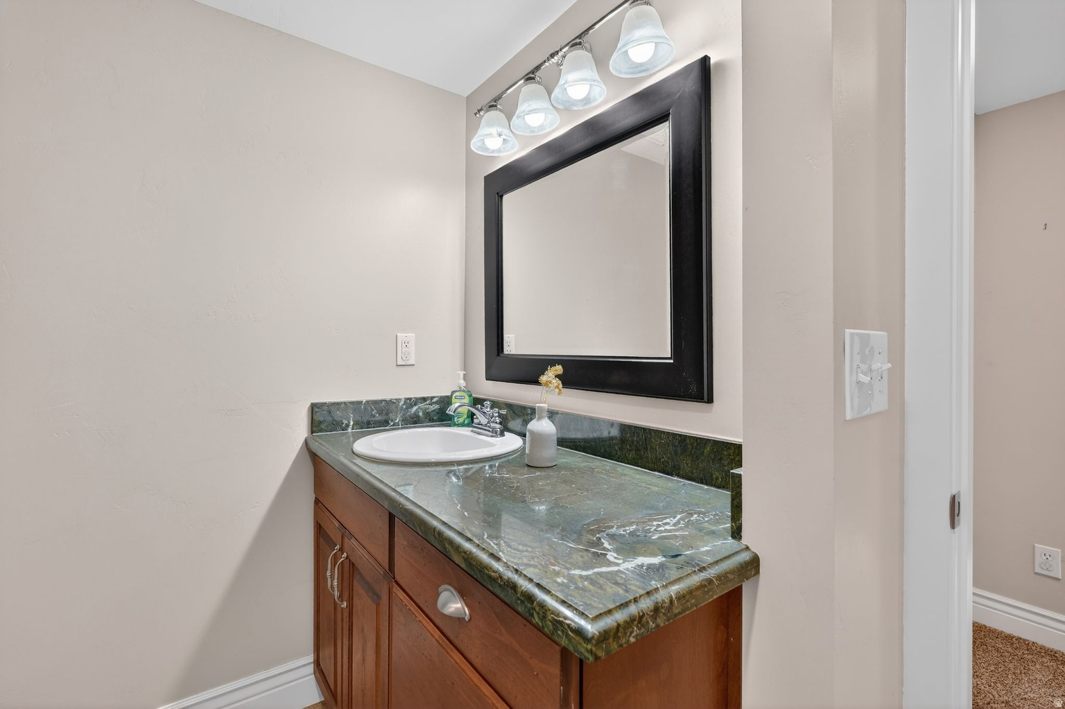 5088 S WANDER LN, Holladay, UT, 84117