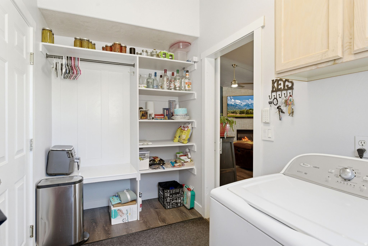 10218 S SANDY WILLOWS CV, Sandy, UT, 84070
