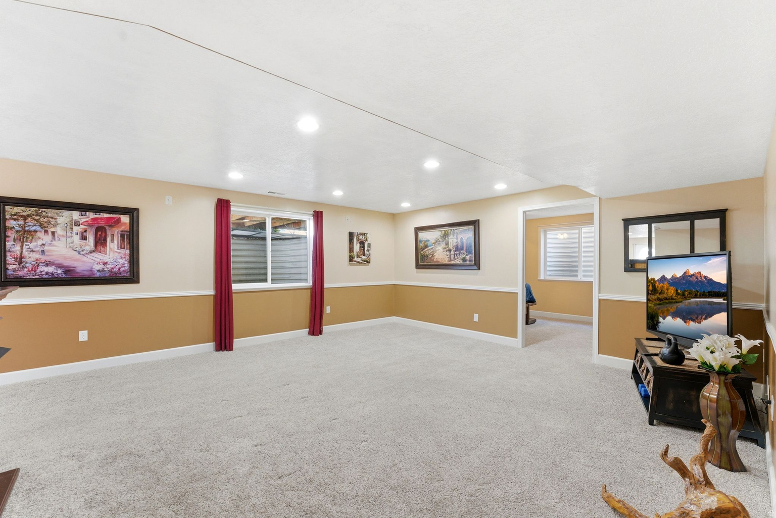 10218 S SANDY WILLOWS CV, Sandy, UT, 84070