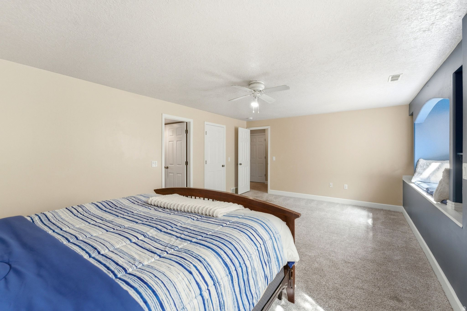 10218 S SANDY WILLOWS CV, Sandy, UT, 84070