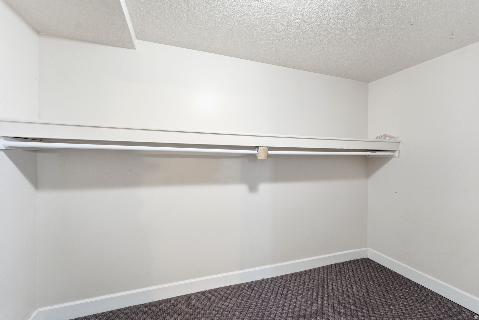 10218 S SANDY WILLOWS CV, Sandy, UT, 84070