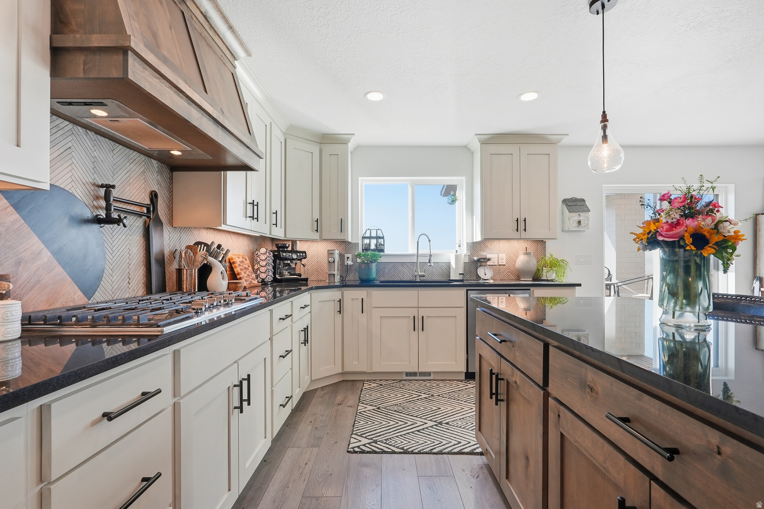 1027 W SEASONS VIEW CT, Lehi, UT, 84048