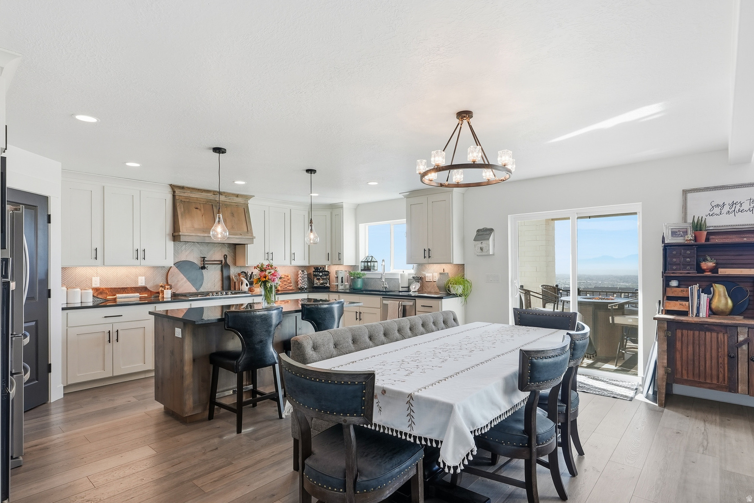 1027 W SEASONS VIEW CT, Lehi, UT, 84048