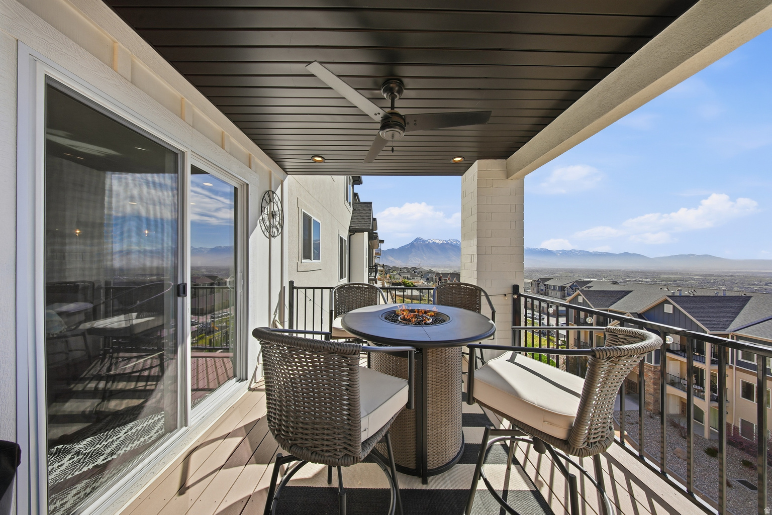 1027 W SEASONS VIEW CT, Lehi, UT, 84048