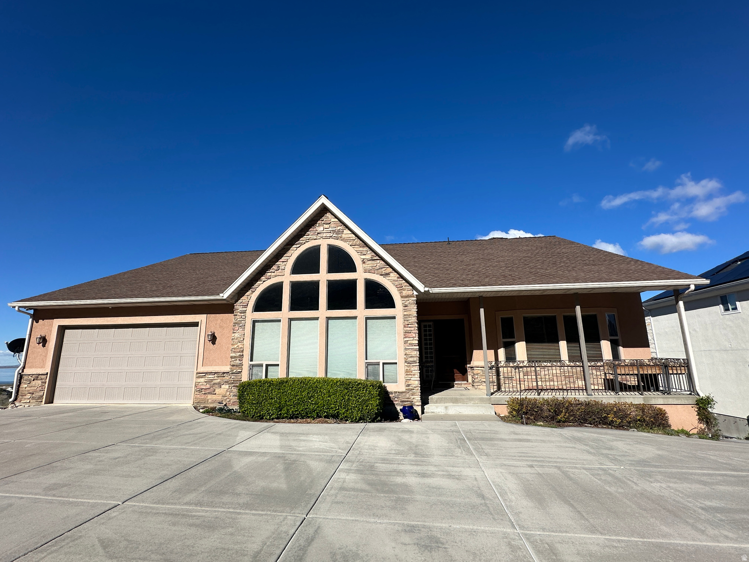 FEATURED LISTINGS