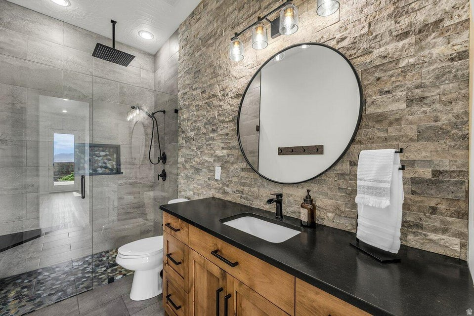 1398 E DELLCORERO DR, St.  George, UT, 84770