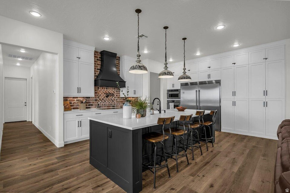 1398 E DELLCORERO DR, St.  George, UT, 84770